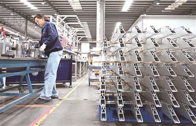 筑牢技術(shù) 護(hù)城河 中國新能源汽車進(jìn)階全球創(chuàng)新高地